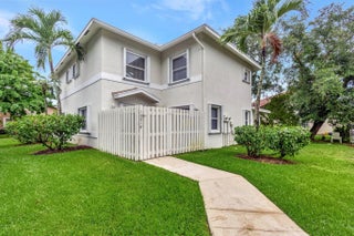 Photo of Listing #R11100247