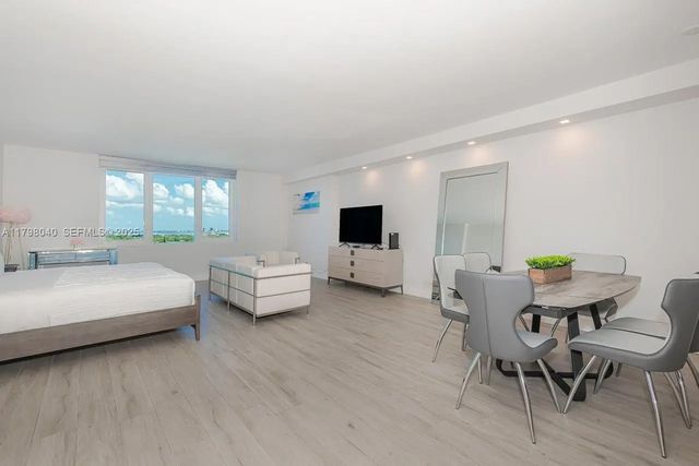 3 of 25 - 2301 Collins Avenue #1531, Miami Beach, FL