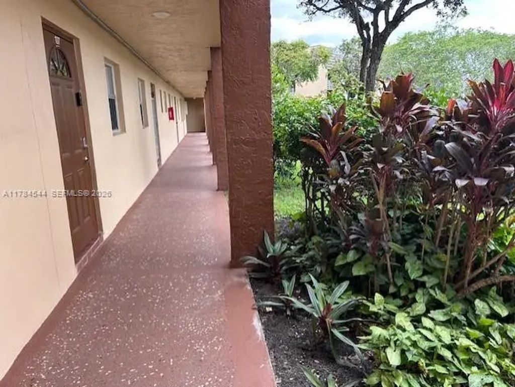 9350 Sunrise Lakes Boulevard #109, Sunrise