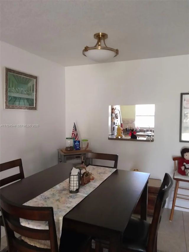 3 of 13 - 9350 Sunrise Lakes Boulevard #109, Sunrise, FL
