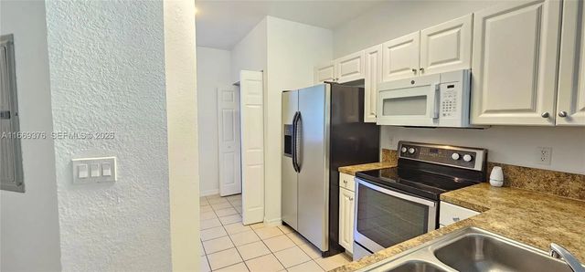 2 of 49 - 1935 Gardenia Court #1935, Riviera Beach, FL