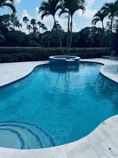 Photo of Listing #R11100428