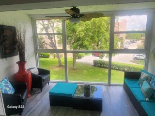 Photo of Listing #R11100579