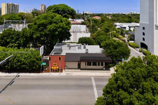 5 of 25 - 2345 Sw 37th Avenue, Miami, FL