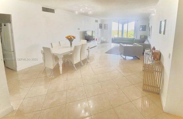 3 of 29 - 9801 Collins Avenue #8m, Bal Harbour, FL