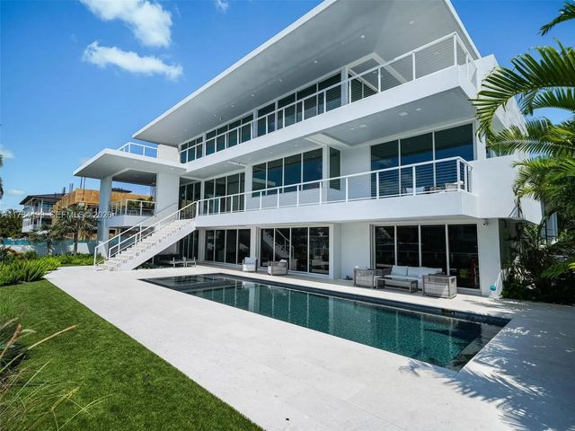 830 Lugo Avenue, Coral Gables