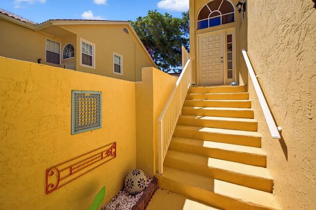 5 of 62 - 2121 S Ocean Boulevard #506, Lauderdale-By-The-Sea, FL