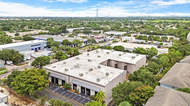 3 of 16 - 3698 Nw 15th Street, Lauderhill, FL