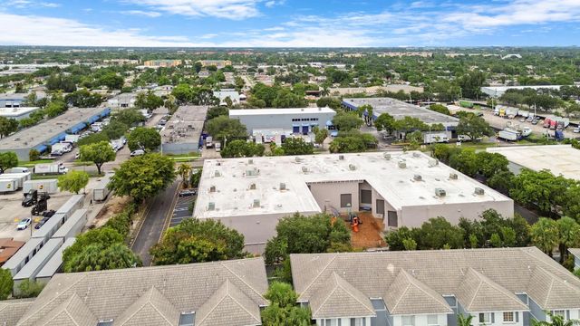 4 of 16 - 3698 Nw 15th Street, Lauderhill, FL