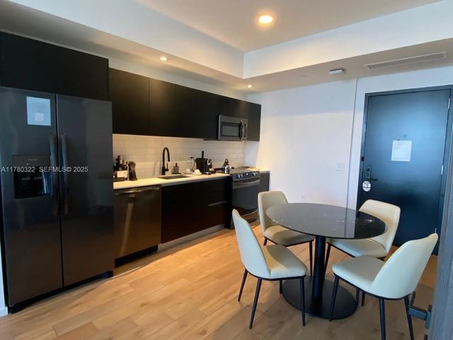 3 of 23 - 398 Ne 5th Street #2910, Miami, FL