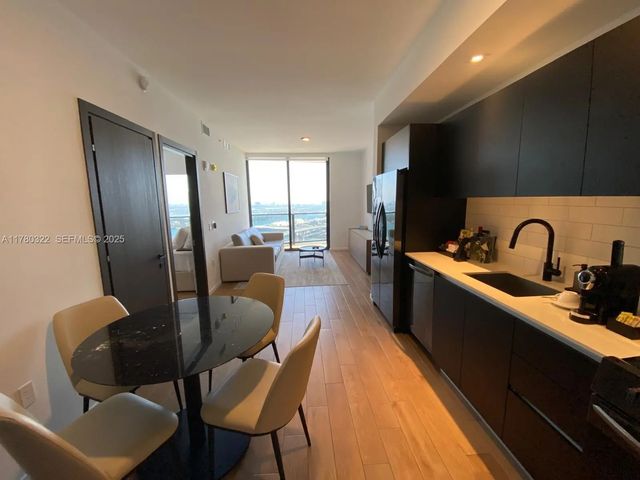 4 of 23 - 398 Ne 5th Street #2910, Miami, FL