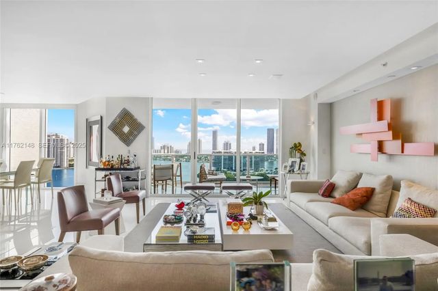 3301 Ne 183rd Street #2406, Aventura