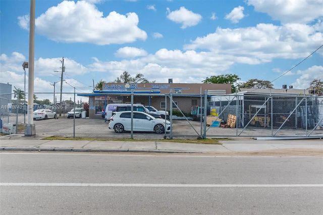 4 of 32 - 3200 S River Drive, Miami, FL