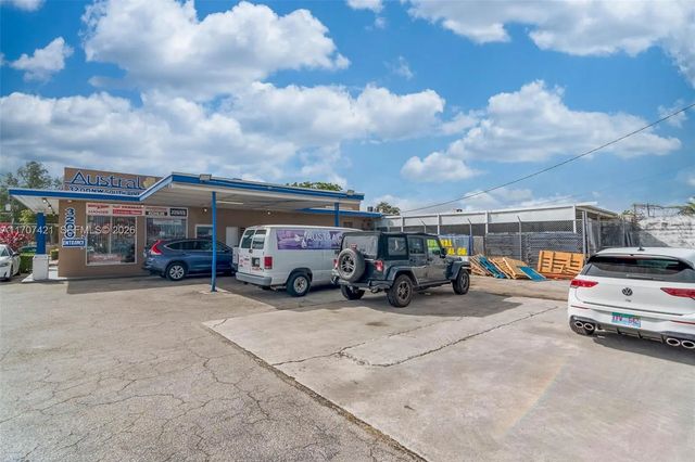 5 of 32 - 3200 S River Drive, Miami, FL