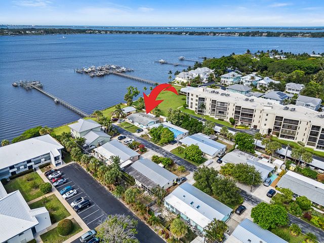13 Se Sailfish Lane, Stuart
