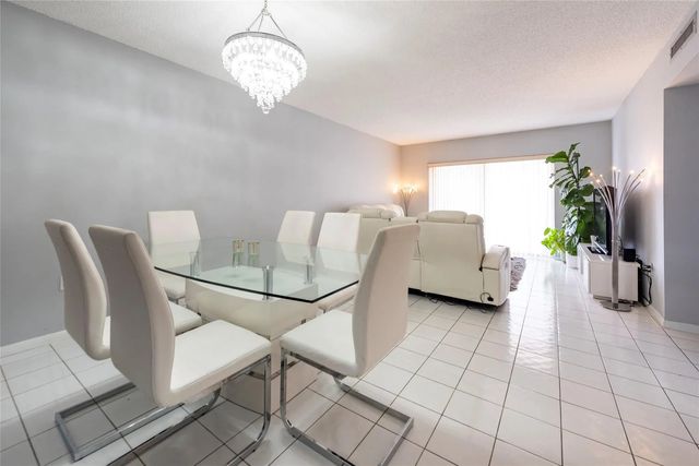 3850 Washington Street #710, Hollywood