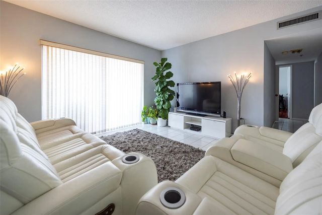 5 of 31 - 3850 Washington Street #710, Hollywood, FL