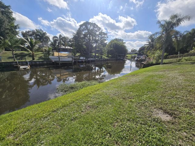 3 of 33 - 178 Ne Dominican Terrace, Port St. Lucie, FL