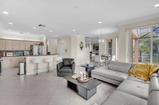 Photo of Listing #F10509225