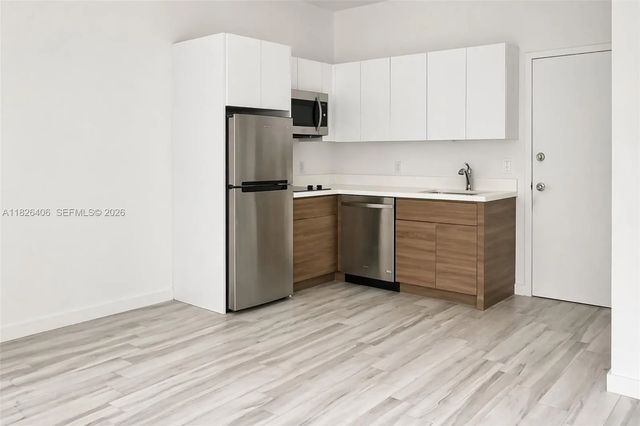 2 of 17 - 1560 Meridian Avenue #206, Miami Beach, FL