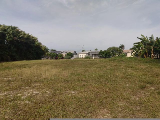 4 of 6 - 1727 Se 16th Street, Cape Coral, FL