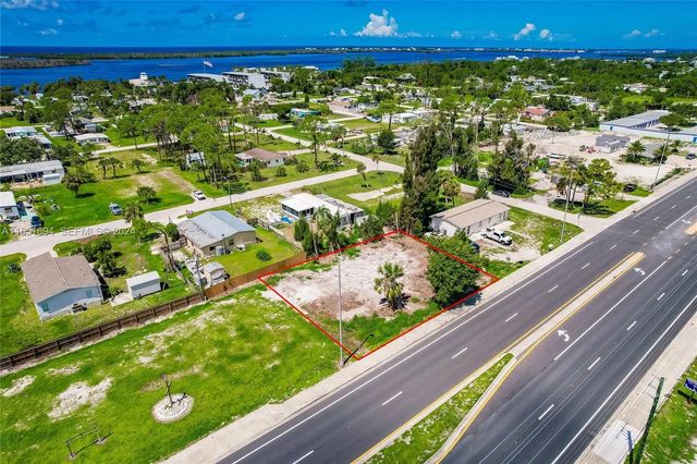 3 of 8 - 3220 Placida, , FL