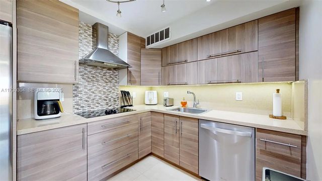 5 of 64 - 600 N Three Islands Boulevard #803, Hallandale Beach, FL