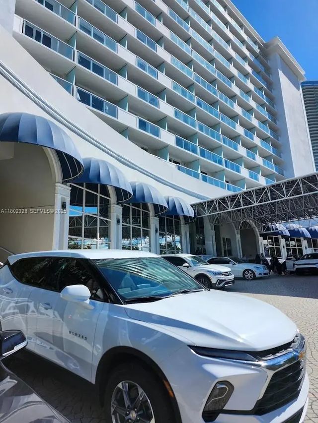 5 of 23 - 19201 Collins Avenue #1105, Sunny Isles Beach, FL