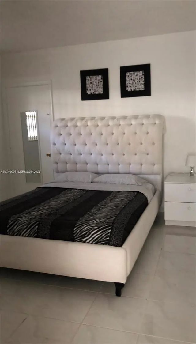 4 of 8 - 7920 East Drive #6, North Bay Village, FL