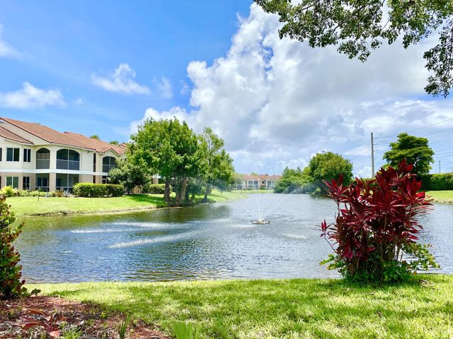 815 W Boynton Beach Boulevard #16-201, Boynton Beach