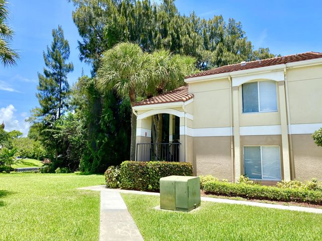 2 of 37 - 815 W Boynton Beach Boulevard #16-201, Boynton Beach, FL