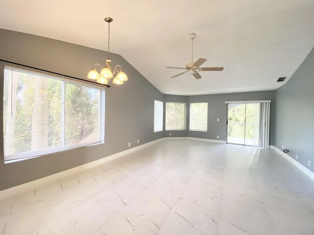 3 of 37 - 815 W Boynton Beach Boulevard #16-201, Boynton Beach, FL
