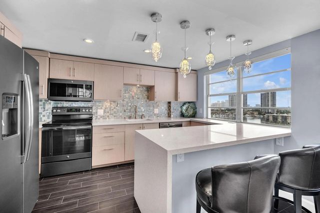 3 of 33 - 2801 Ne 183rd Street #1417w, Aventura, FL