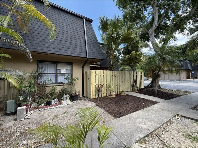 14260 Sw 94th Cir Lane #104, Miami