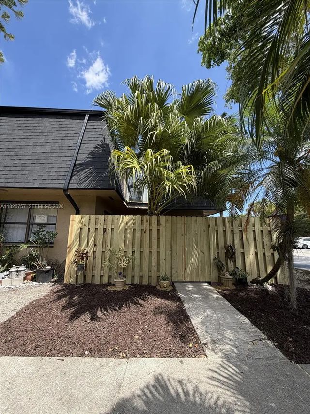 4 of 25 - 14260 Sw 94th Cir Lane #104, Miami, FL