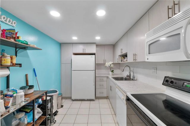 3 of 13 - 7750 W Mcnab Road #203, Tamarac, FL
