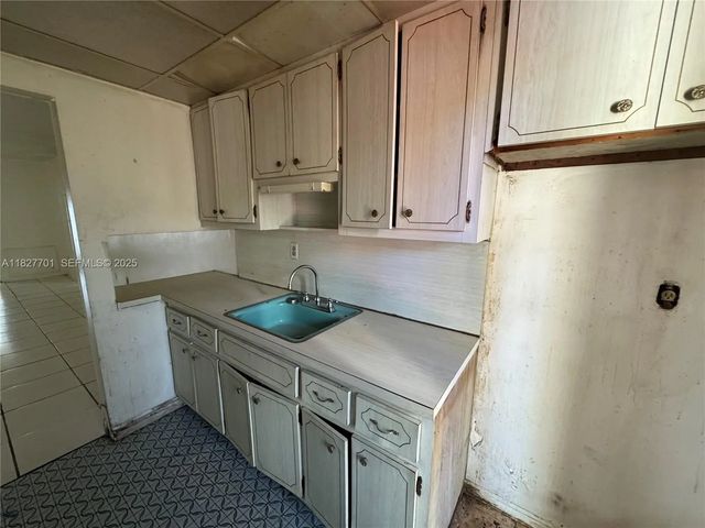 4 of 17 - 270 Ne 191st Street #108, Miami, FL