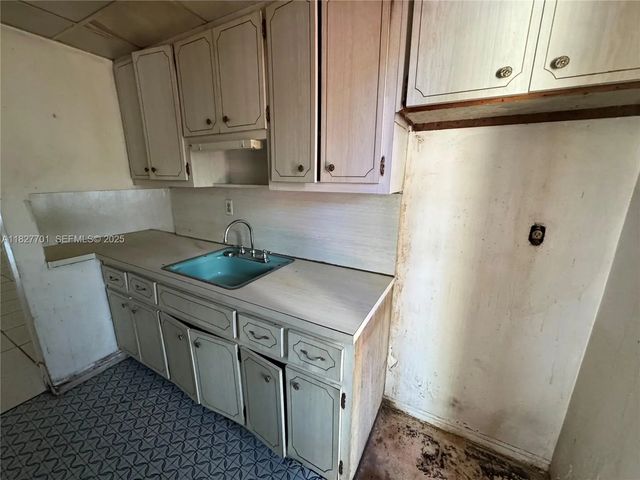 5 of 17 - 270 Ne 191st Street #108, Miami, FL