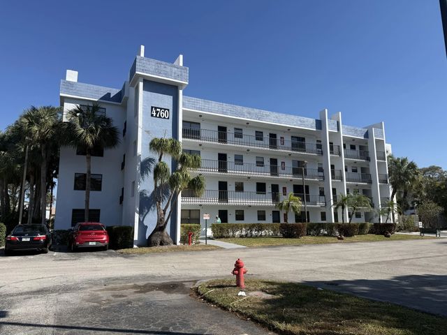 4760 Lucerne Lakes Boulevard W #206, Lake Worth