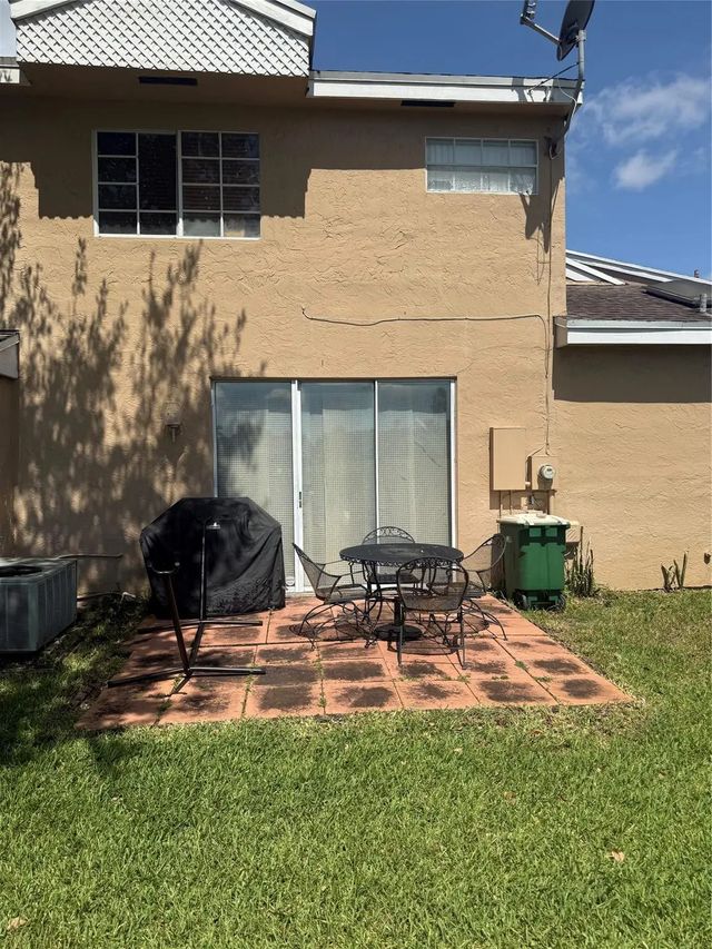 3 of 29 - 7081 Woodmont Way, Tamarac, FL