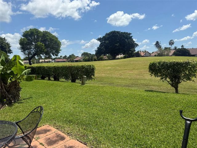 4 of 29 - 7081 Woodmont Way, Tamarac, FL