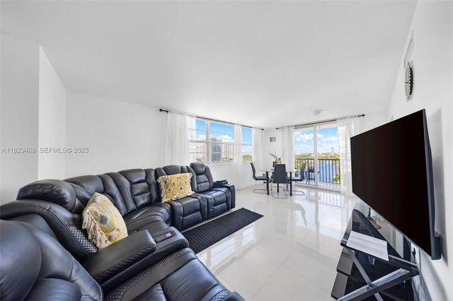 4 of 39 - 3161 S Ocean Drive #1510, Hallandale Beach, FL