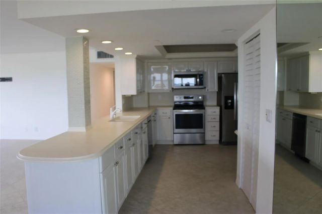 5 of 38 - 3200 Port Royale Drive #2007, Fort Lauderdale, FL