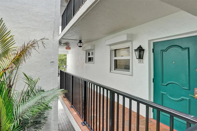 4 of 33 - 1212 Se 2nd Court #201, Fort Lauderdale, FL