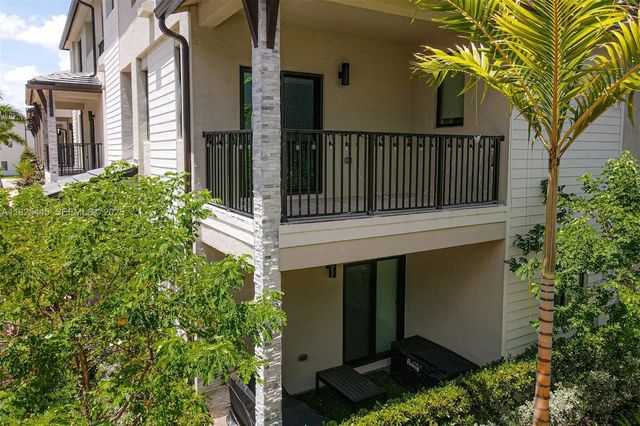3 of 50 - 4269 Nw 83rd Path, Doral, FL