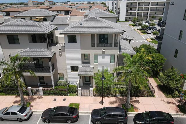 5 of 50 - 4269 Nw 83rd Path, Doral, FL