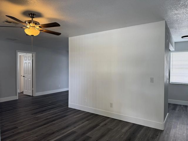 3 of 27 - 412 Ne Midvale Street, Port St. Lucie, FL