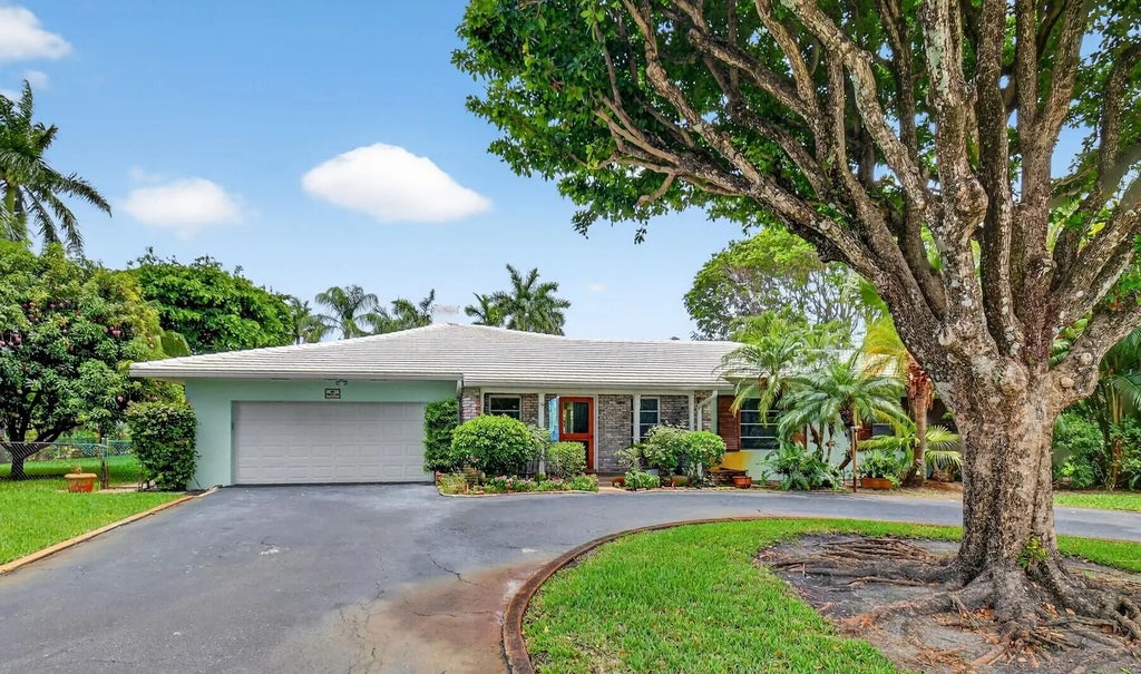 1095 Hibiscus Lane, Delray Beach