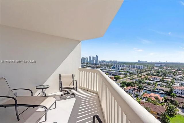 5 of 36 - 1000 Island Boulevard #2003, Aventura, FL