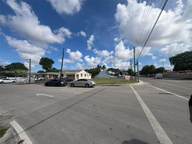 4 of 11 - 3186 Nw 33rd Street, Miami, FL
